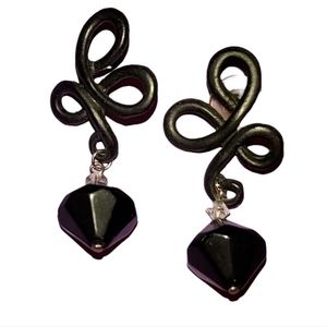 Unique Onyx Black Dangling Pierced Earrings On Twisted Antique Gold
